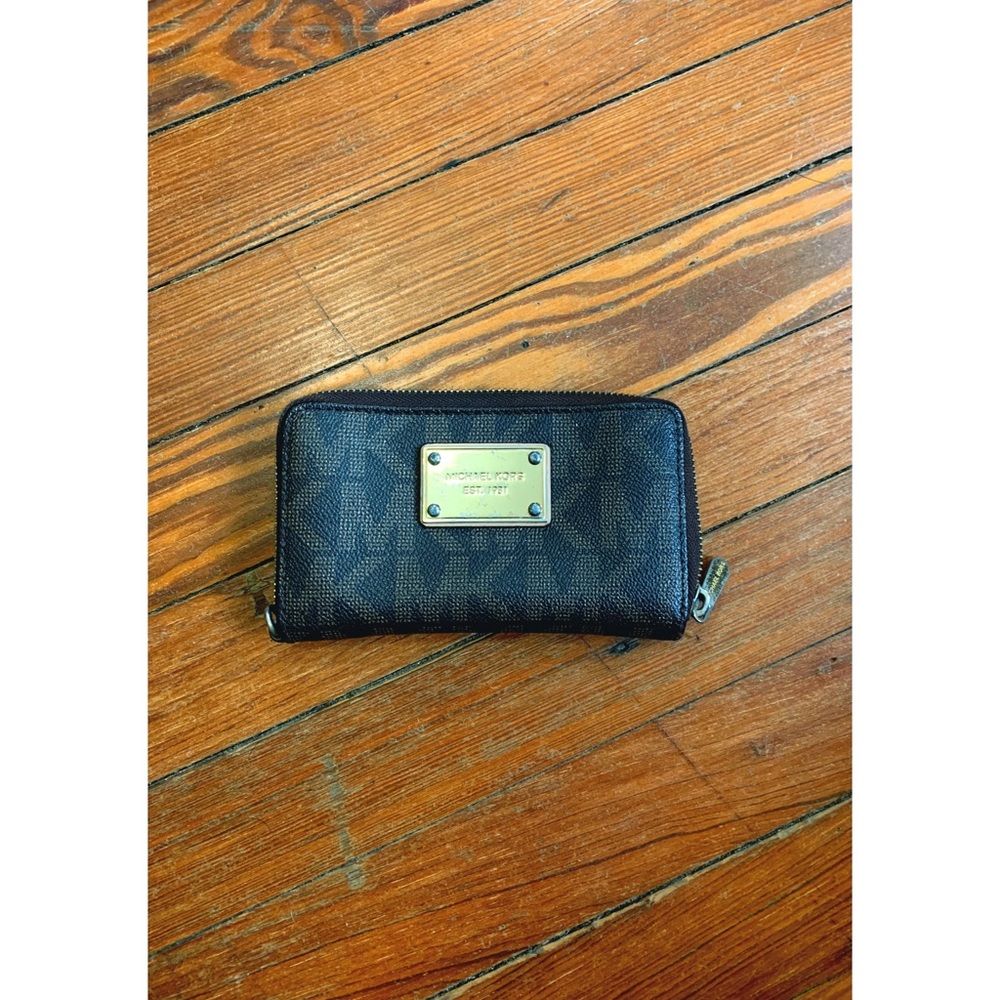 Micheal Kors Small Wallet
